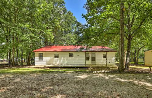 Waterfront Sparta Gem with Fire Pit and Kayak! - Foto 33