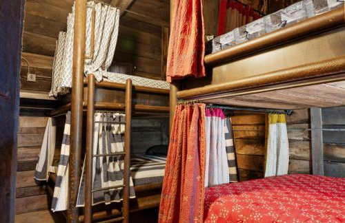 Mimi's Mother Pearl: Includes (2) 4-door UTV's - Foto 27