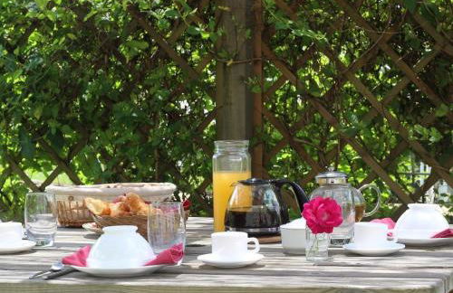 Gîte familial restauré avec jardin clos, équipements bébé, animaux acceptés, proche St-Julien-Chapteuil - FR-1-582-296 - Foto 3