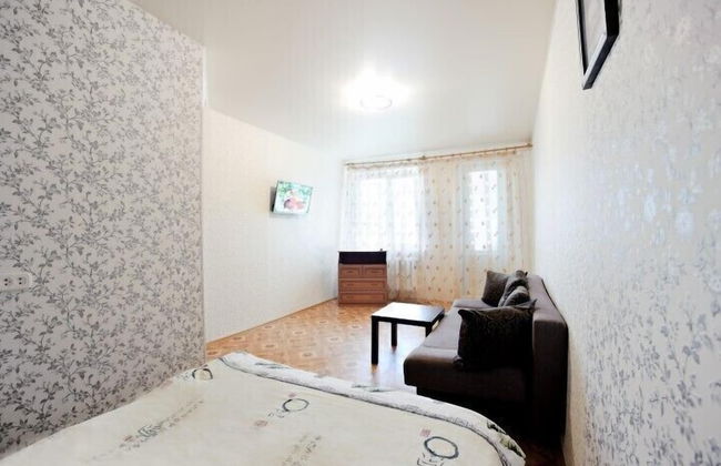 Apartment on Okeanskiy Pr. 149 - Photo 1