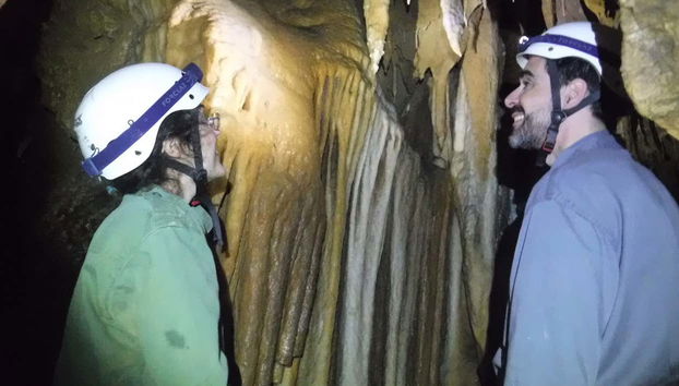 All'interno della grotta del Nanzal