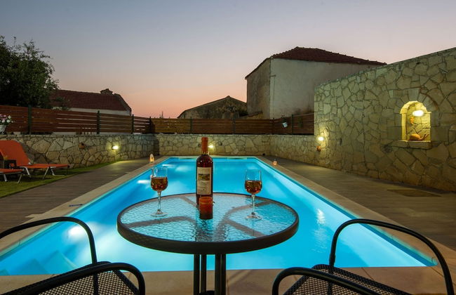 Skandalis Apartments With Pool - Photo 35