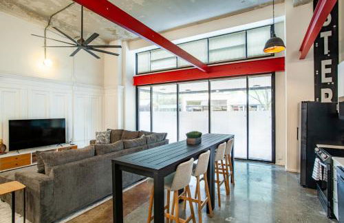 Historic Downtown Loft with Modern Flare - Foto 15