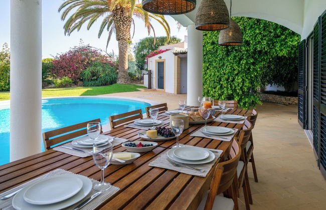 Luxury Private Family Villa W/ S-Pool Ac & Parking - Foto 1