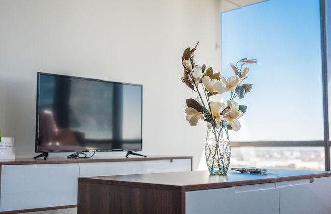 Luxury 2bed2bath APT @opaltower +view - Photo 5