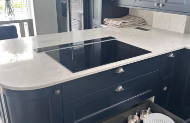 Charmandene - Luxury 5 Bed with Pool and Gated Parking - Foto 41