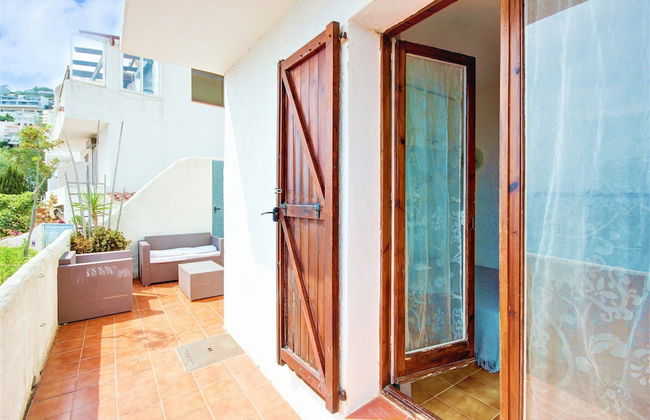 Apartment With Furnished Terrace - Photo 2