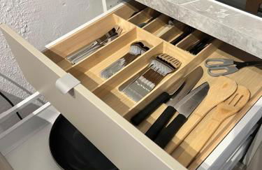 MEGHA Living - 2 Zimmer Appartments mit Küche - Zentral - Foto 42