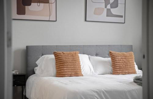 Cozy 2BR Getaway, King Bed, Free Parking - Foto 25