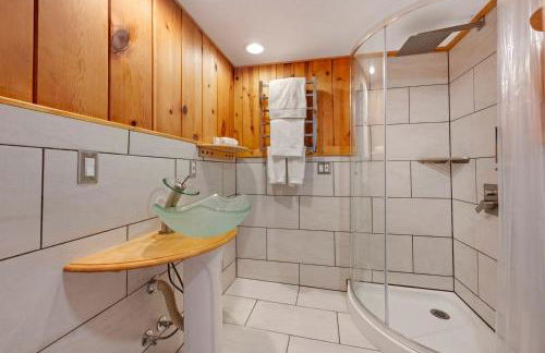 Gorgeous Garden-Level Guest Suite for a Comfortable Getaway Surrounded by Nature in Rio Nido, California - Foto 11