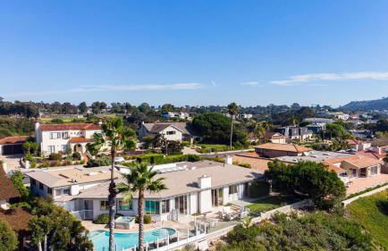 Vista by Avantstay Stunning Estate w/ Views of the Pacific Ocean Pool & Spa - Photo 14