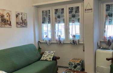 Intero Appartamento dei Pini - posto auto incluso - 4 piano senza ascensore - Foto 3