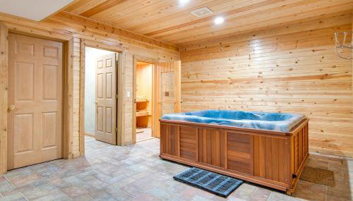 Hot Tub and Sauna Hoffman Estates Villa in Elgin! - Foto 3