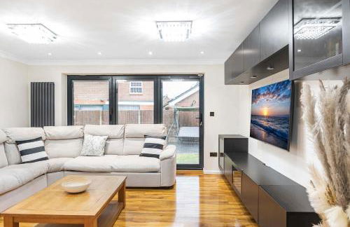 The Roost Group - 8-Bed Home, 5 Mins to M25&A13 - Foto 11