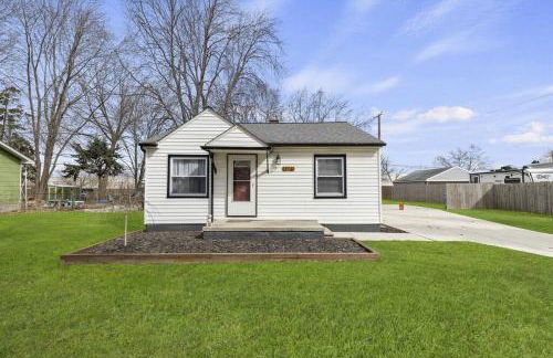 Great Location! Cozy Home with Huge Backyard - Foto 6