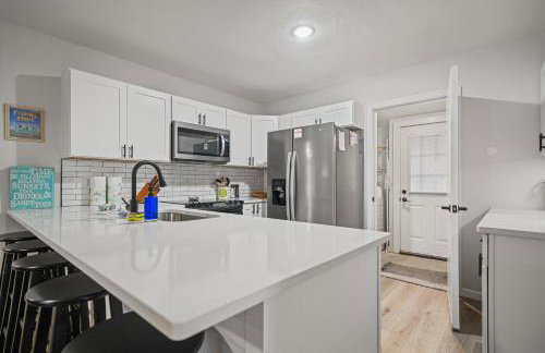 Coastal Home Family Friendly 2 Miles to Beach - Foto 19