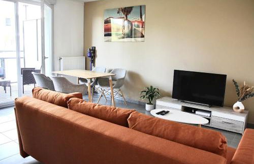 Appartement proche grands axes - parking privé - Foto 1