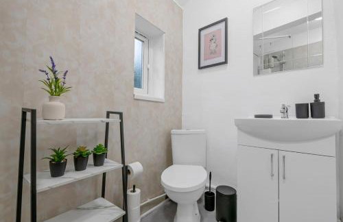 1Bed Contractor & Pilot flat - Parking & FAST WiFi - Foto 5