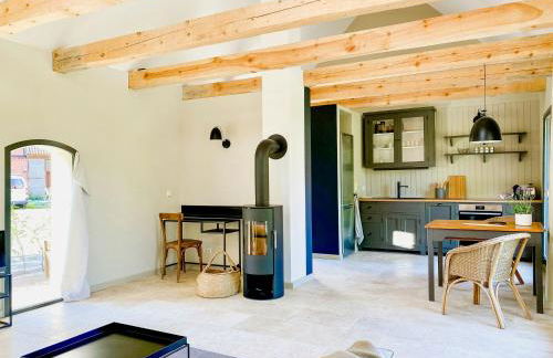 Aesthetic Meets History In The Renovated Stable - Foto 11