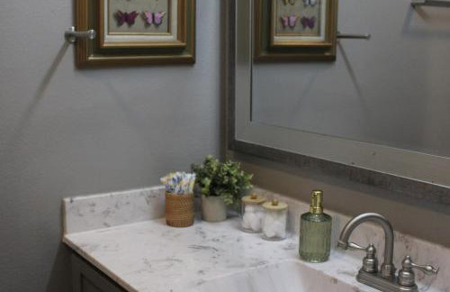 Little Rock - Downtown Comfort, Capital Manor Getaway - Foto 79