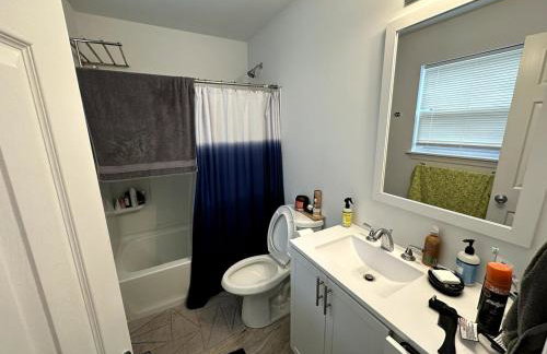 Hamptons Beach House, 5-minute walk to Bay Beach - Foto 15