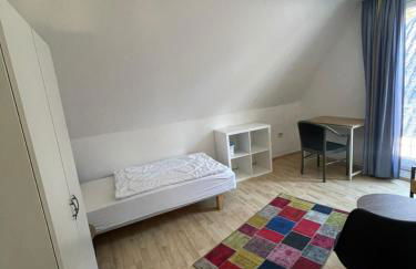 Hamburger Villenviertel, ganzes Haus mit 5 Einbettzimmern,1 Esszimmer - Foto 2