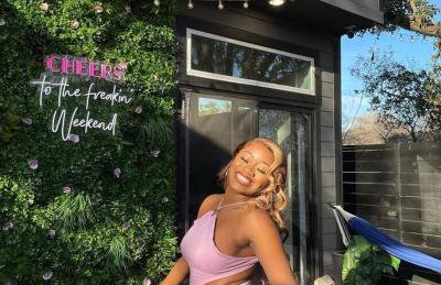 Black House - Downtown Elegance with HotTub and King Beds - Photo 51