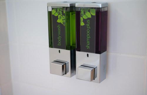 1 Bed Home - Parking - Great for Contractors - Foto 14