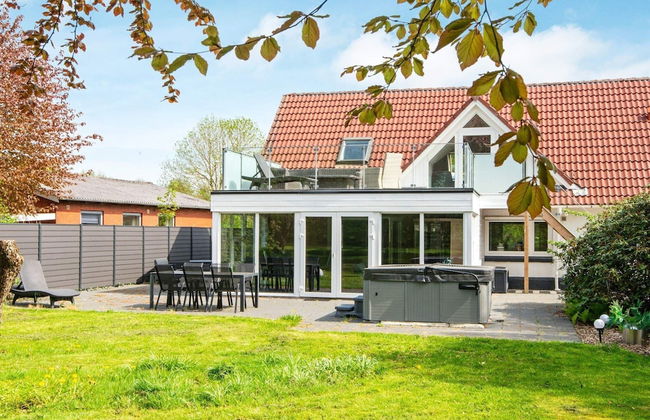 8 Person Holiday Home in Henne - Foto 38