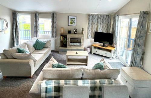 Elegant Lodge in Peaceful Holiday Resort - Photo 21