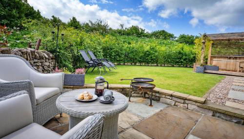 Finest Retreats - Westhills Cottage - Foto 4, Garden, sunbed, Garden view