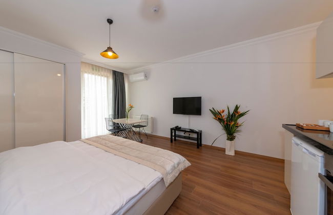 Joy Suites - Photo 65