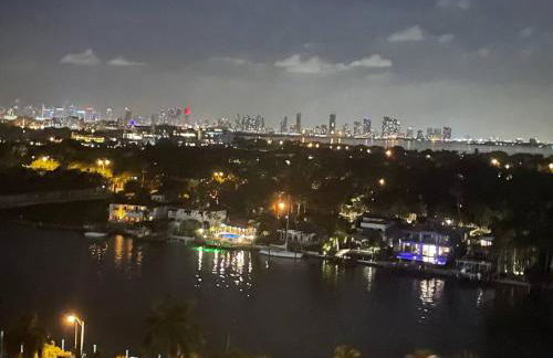 Ocean front 2 Bedroom and 2 Bathroom apartment at The Alexander Resort - Foto 2