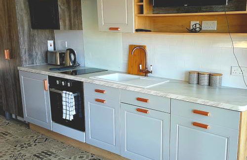 POD6 Family Glamping with seaview & Wi-Fi - Photo 13