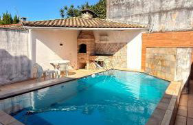 Casa em Itanhaém com 2 quartos garagem p 2 carros, churrasqueira, piscina 200 m da praia - Photo 2