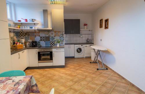 Cozy country home with heated outdoor pool - Photo 39