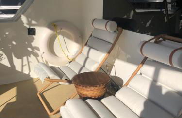 Luxury Afloat Yacht Paradise 3 bedrooms 3bath 5 beds with full Marina view - Foto 10