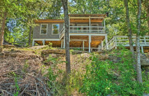 Waterfront Cottage in Fort Towson with 2 Decks! - Foto 2