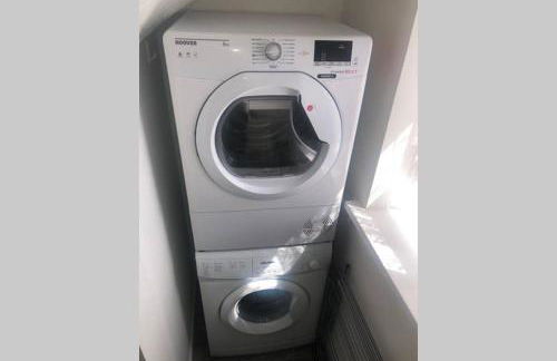 Bee Hive Merthyr Tydfil - Photo 11