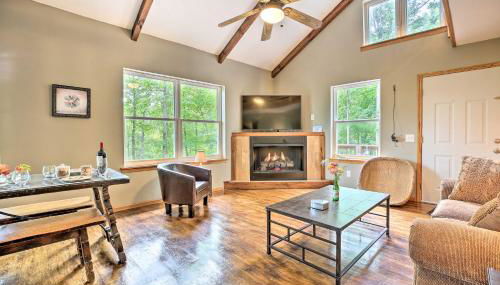 Hike and Zip-Line Red River Gorge Cabin with Hot Tub! - Foto 5