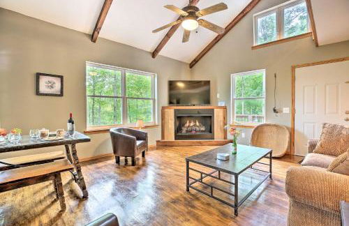 Hike and Zip-Line Red River Gorge Cabin with Hot Tub! - Foto 5