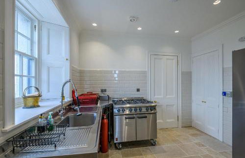 House of the Northern Gate - a luxury baronial house that sleeps 18 guests in 9 bedrooms - Foto 49