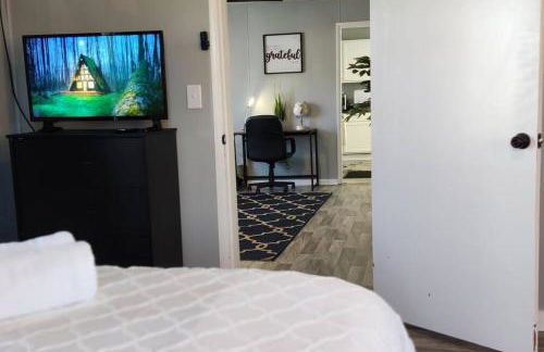 Perfect Combo of Charm & Comfort- 2Bedroom Home - Foto 9