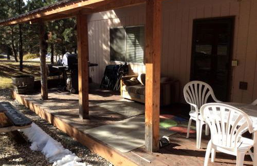 Secluded Cabin Rental with a Covered Back Deck in Elk City, Idaho - Foto 13