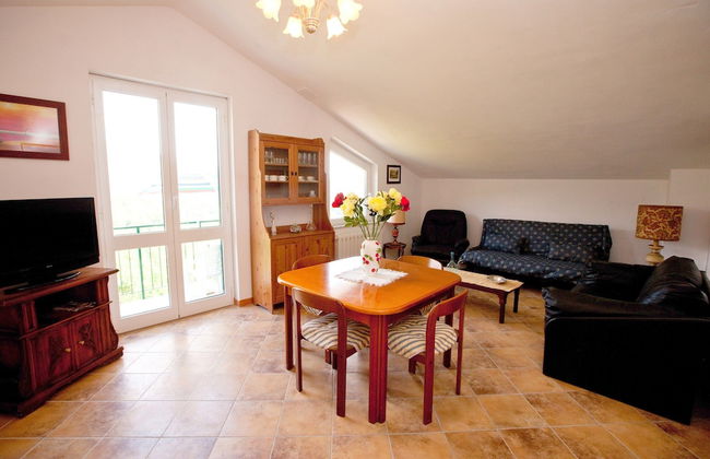 Spacious Home Surrounded by Nature - Foto 45