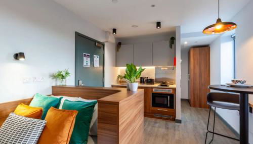 Students Only Straits Egham - 40 mins to Waterloo - Direct Bus to Heathrow - Foto 2