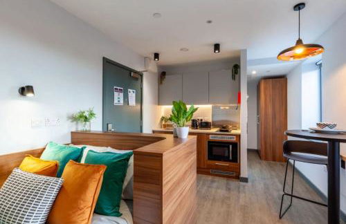 Students Only Straits Egham - 40 mins to Waterloo - Direct Bus to Heathrow - Foto 2