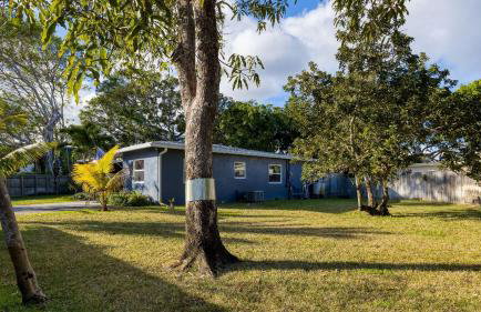 Hot Tub Firepit Deck 10mins to Beach Near Las Olas Middle Terrace Cottage by AvantStay - Foto 61