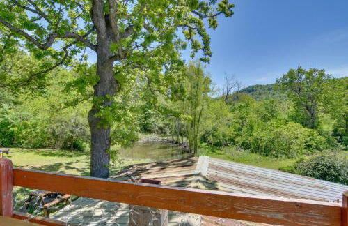 Serene Green Forest Hideaway with Spacious Yard - Foto 20