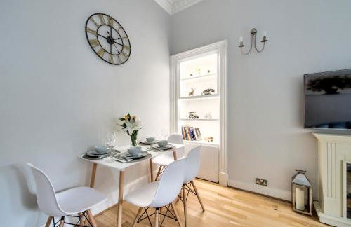 Two Bed Stylish Apartment in Heart of West End - Foto 28